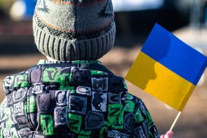 На Сумщині надають грошову допомогу на дітей, які евакуйовані з 5-кілометрової зони: як отримати