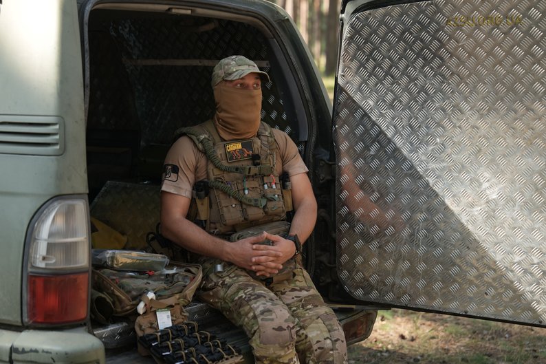 “Потрібно вміти брати на себе відповідальність”: бойовий медик, що служить на Сумщині, розповів про свій шлях
